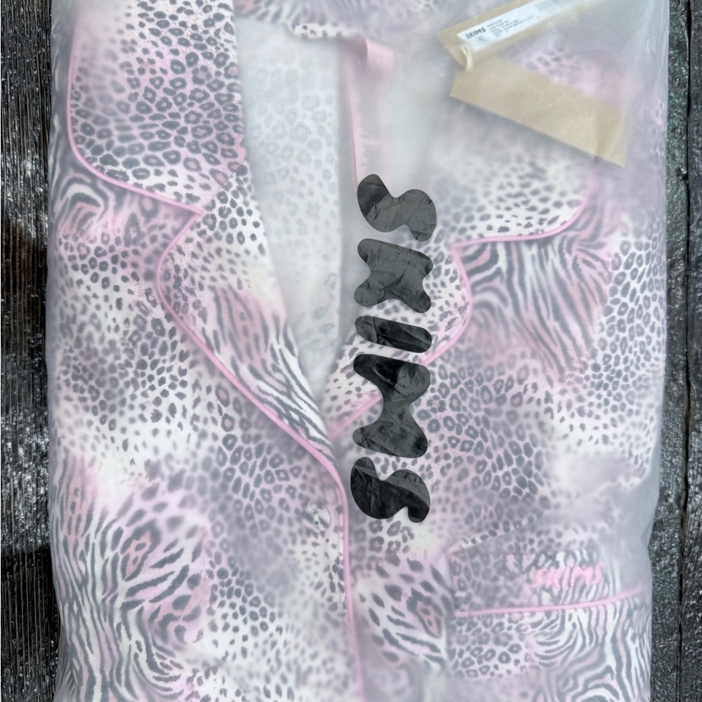 Skims RARE NWT SIZE M pink &Gray Animal Print Satin Pajama Top